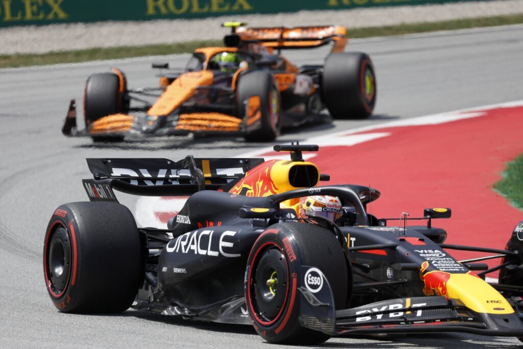 Max Verstappen holds off Norris to win Spanish GP and increase F1 lead