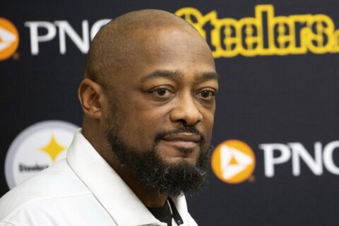 Steelers sign head coach Mike Tomlin to 3-year deal that will carry through at least the 2027 season