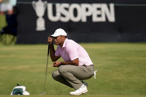 Tiger Woods returns to the US Open, shoots an inconsistent opening-round 74 at Pinehurst No. 2