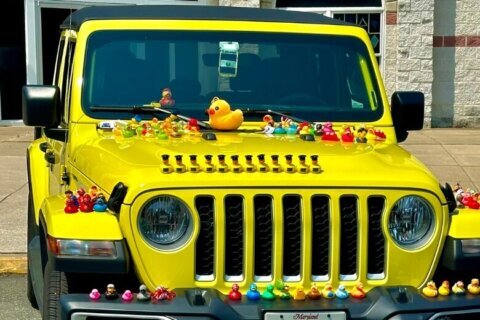 'You were everything': Kind words, rubber ducks serve as tributes to Md. parole officer killed in line of duty