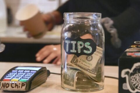 ¿Recibes propinas? Estos son los cambios en la declaración de impuestos