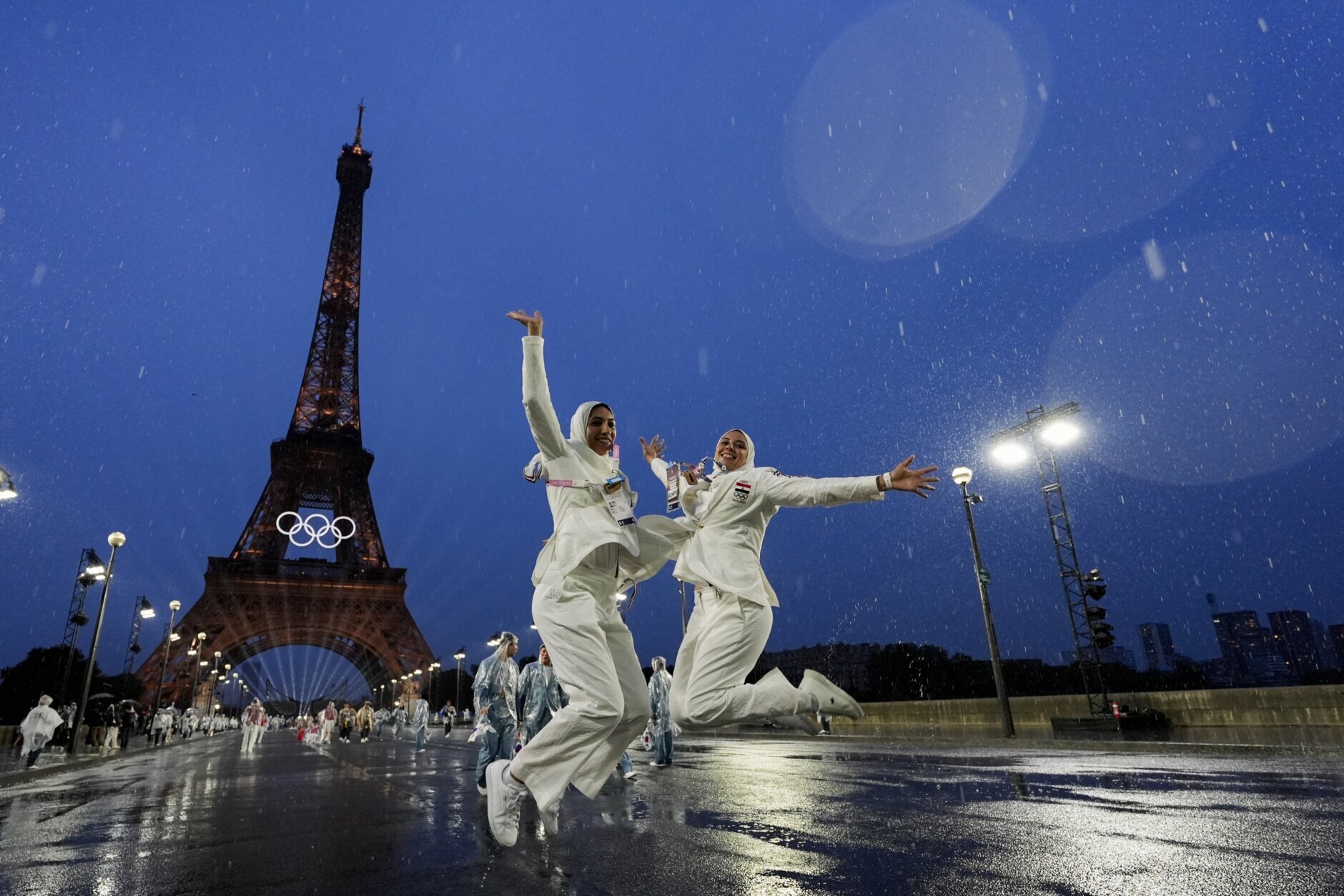 Paris dazzles with a rainy Olympics opening ceremony on the Seine River -  WTOP News