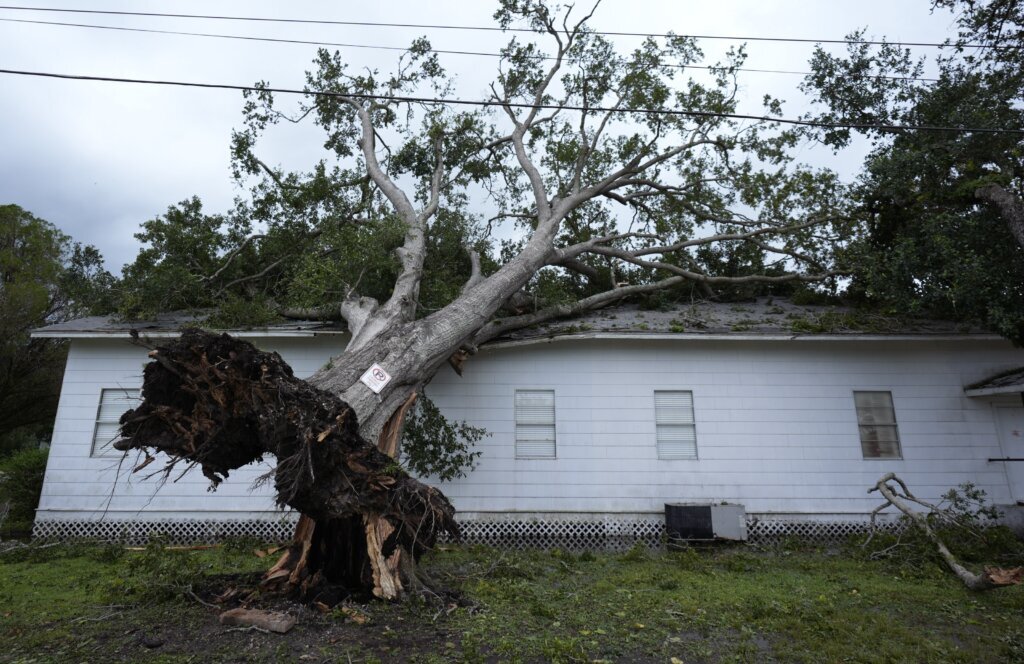 Beryl leaves hot misery in its wake as the still-dangerous storm churns into the US interior