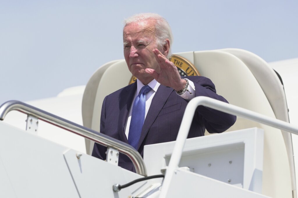 Biden will make a case for his legacy — and for Harris to continue it — in his Oval Office address