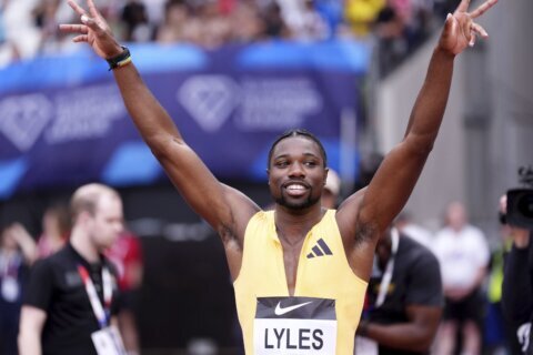 Noah Lyles warms up for Olympics by setting PB of 9.81 seconds to win 100 in London