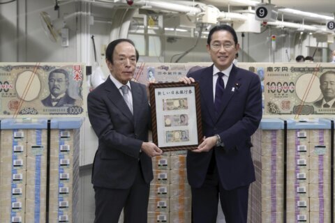Japan issues new yen banknotes packed with 3D hologram technology to fight counterfeiting