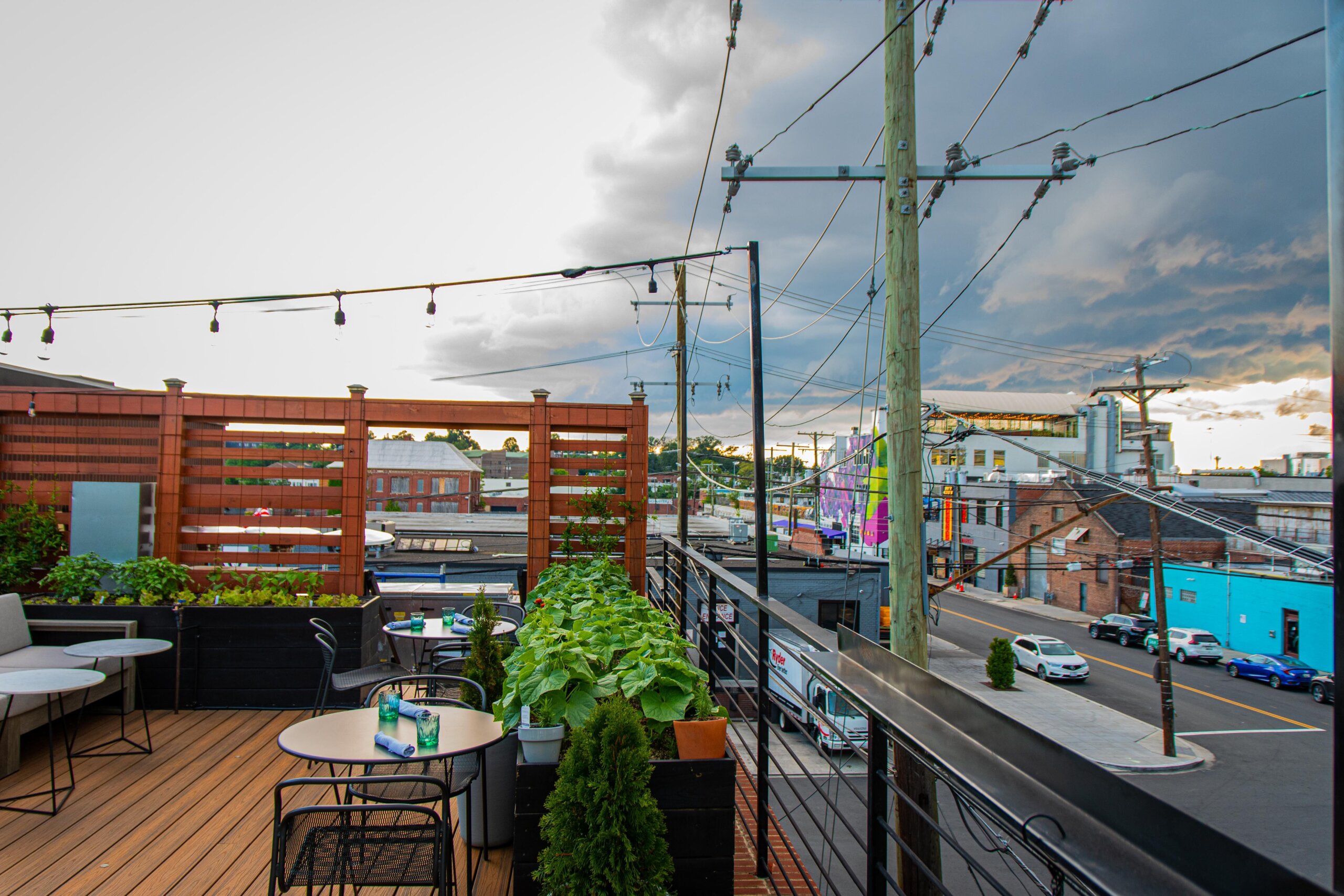 20 notable DC-area rooftops for outdoor dining and sipping - WTOP News