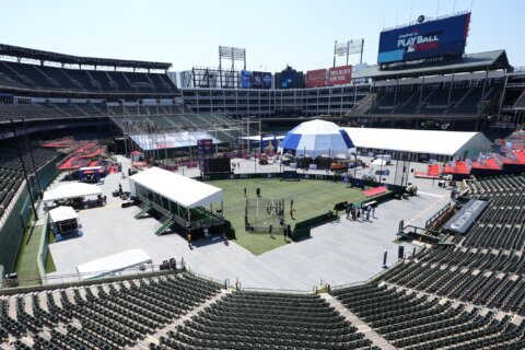 MLB All-Stars back in Arlington, where 11 future Hall of Famers started outside in Texas heat in '95