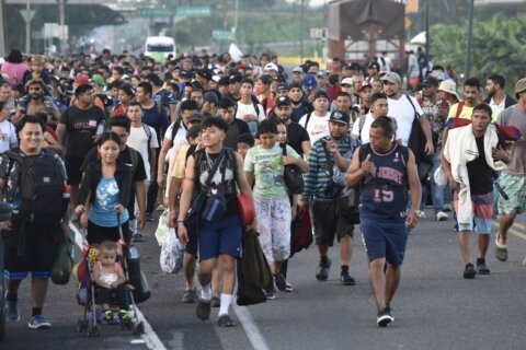 A group of 2,000 migrants advance through southern Mexico in hopes of reaching the US