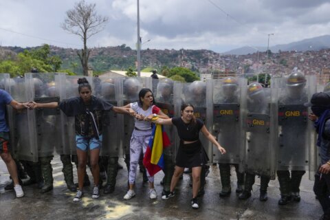 Venezuelan prosecutor calls for arrest of opposition leaders González, Machado over call to army