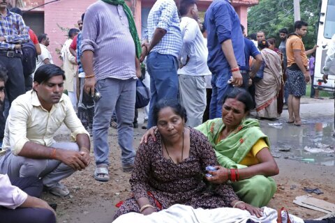 India: estampida en acto religioso deja más de 100 muertos, entre ellos mujeres y niños