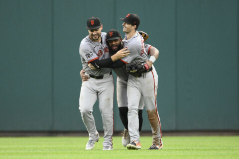 Michael Conforto’s two-run single keys 4-run 10th inning as Giants beat Nationals 9-5