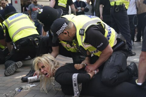 UK police face far-right rioters seeking to enter hotel thought to be housing asylum seekers