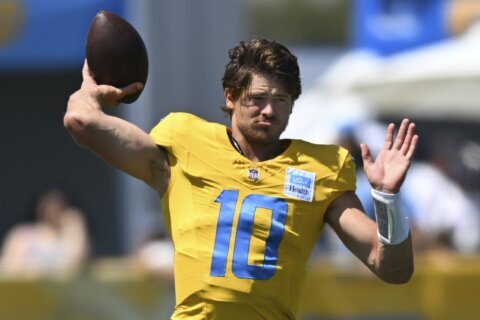 Chargers QB Justin Herbert will miss at least 2 weeks because of a right foot injury