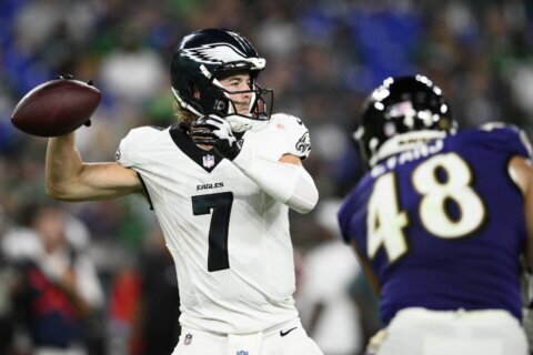 Jake Elliott finally connects to give the Eagles a 16-13 victory over the Ravens