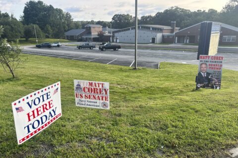 Connecticut Republicans tap restaurant owner Matt Corey challenge Sen. Chris Murphy in a rematch