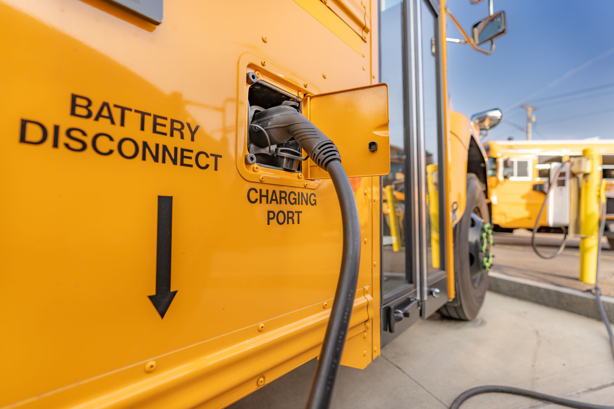 Second round of electric buses delayed for Manassas schools; concerns raised about vendor reliability – WTOP News