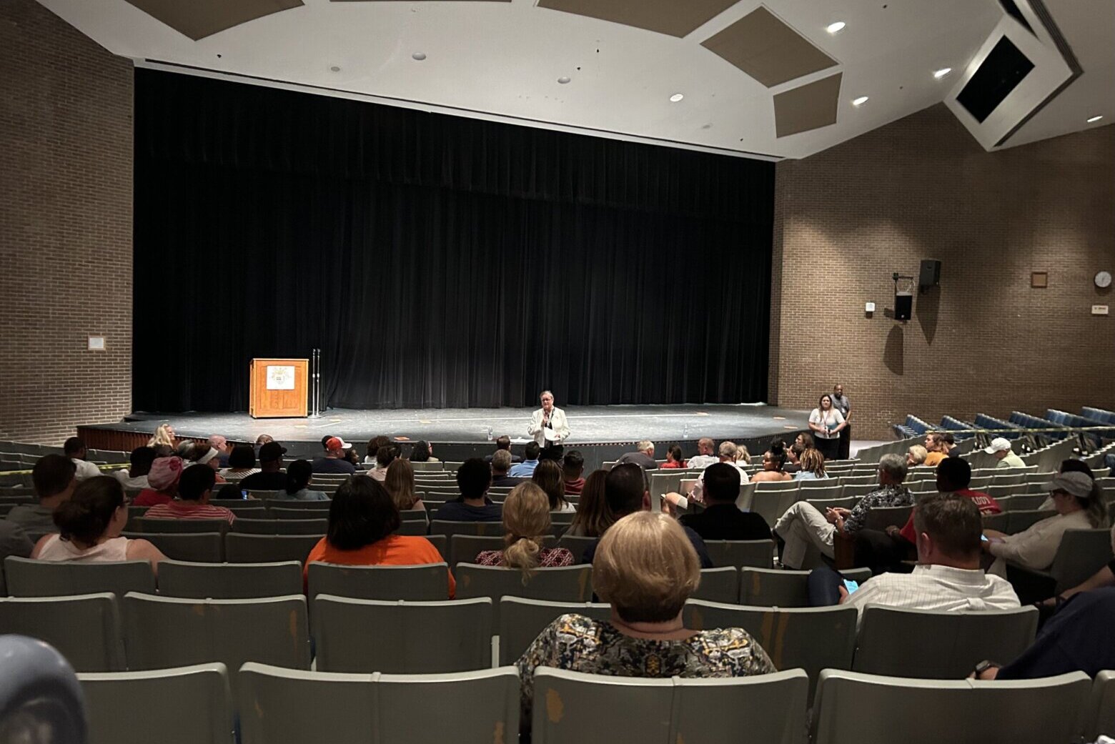 Hayfield football team withdraws from postseason amid alleged violation of league rules – WTOP News