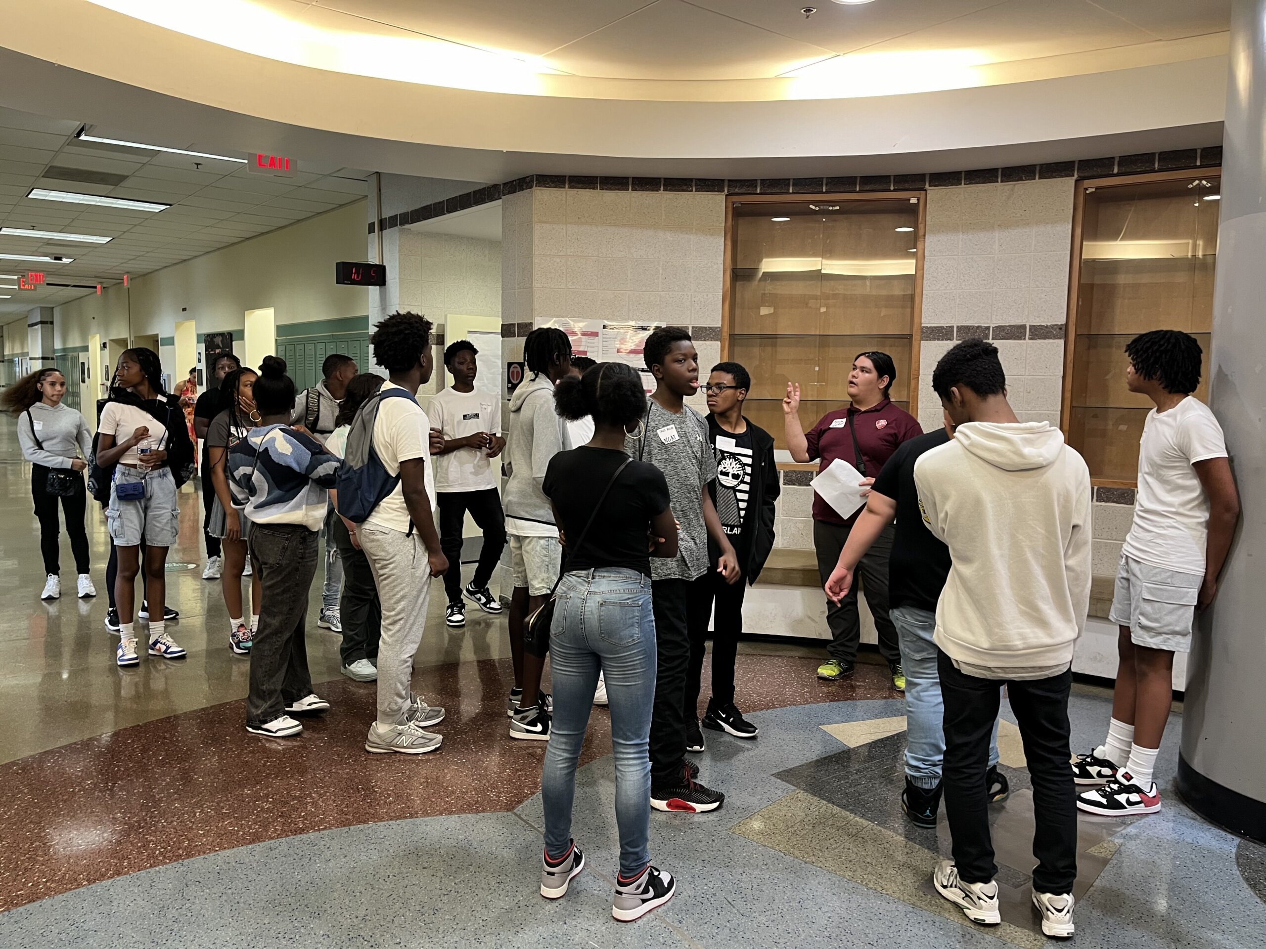 DC students get lay of the land before new year starts – WTOP News