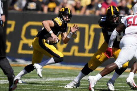 No. 25 Iowa wins opener without suspended coach Kirk Ferentz, beating Illinois State 40-0