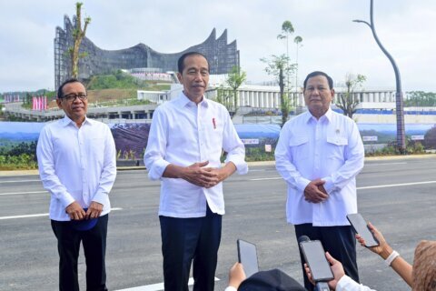 Indonesian president holds the first cabinet meeting in the nation’s unfinished future capital