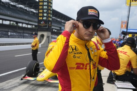 Alex Palou survives early electrical issue to take IndyCar points lead into season finale