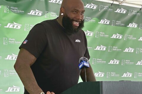 Moses returns and the Jets have their starting 5 offensive linemen together for the 1st time in camp