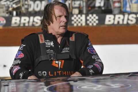 Dirt track racer Scott Bloomquist, known for winning and swagger, dies in plane crash