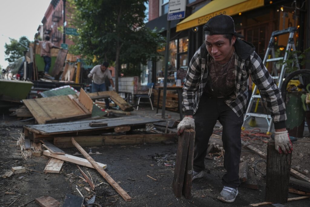 New York City’s freewheeling era of outdoor dining has come to end