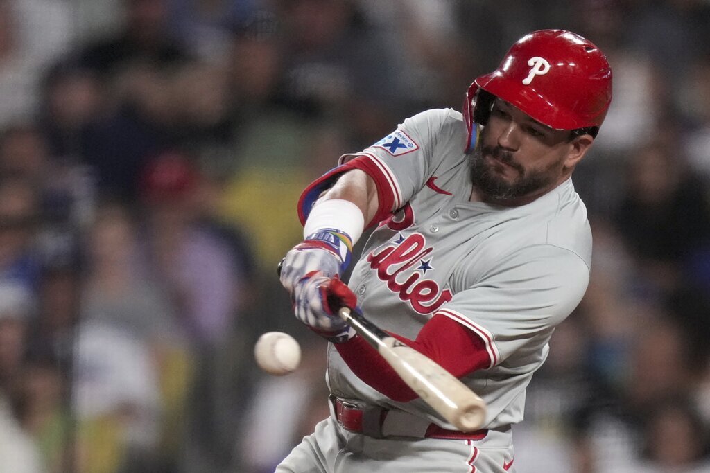 Kyle Schwarber hits 3 homers, drives in 7 runs as Phillies rally past Dodgers, 9-4