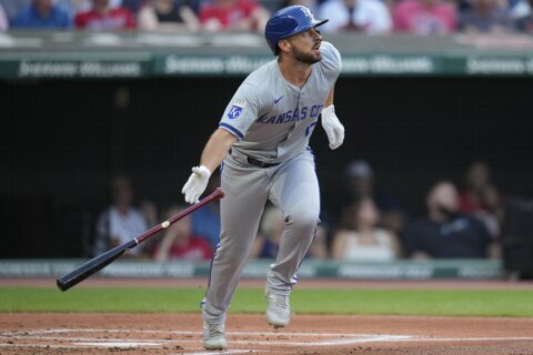 Royals catch Guardians atop AL Central, move into tie for first after 6-1 win in rain delayed game