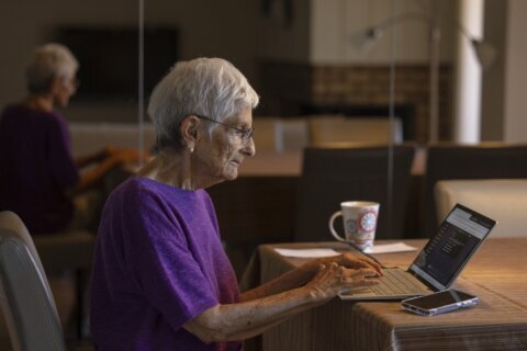 Older Americans prepare themselves for a world altered by artificial intelligence