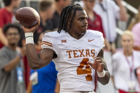 Texas running back CJ Baxter lost for season with training camp knee injury that requires surgery