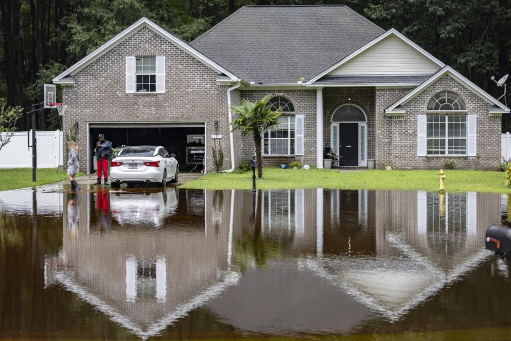 Tropical Storm Debby makes 2nd landfall in South Carolina, heavy rain expected up the East Coast