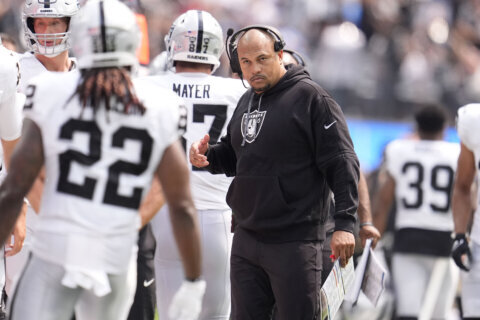 Pierce’s decision-making shows his faith in Raiders’ run game was lacking on Sunday