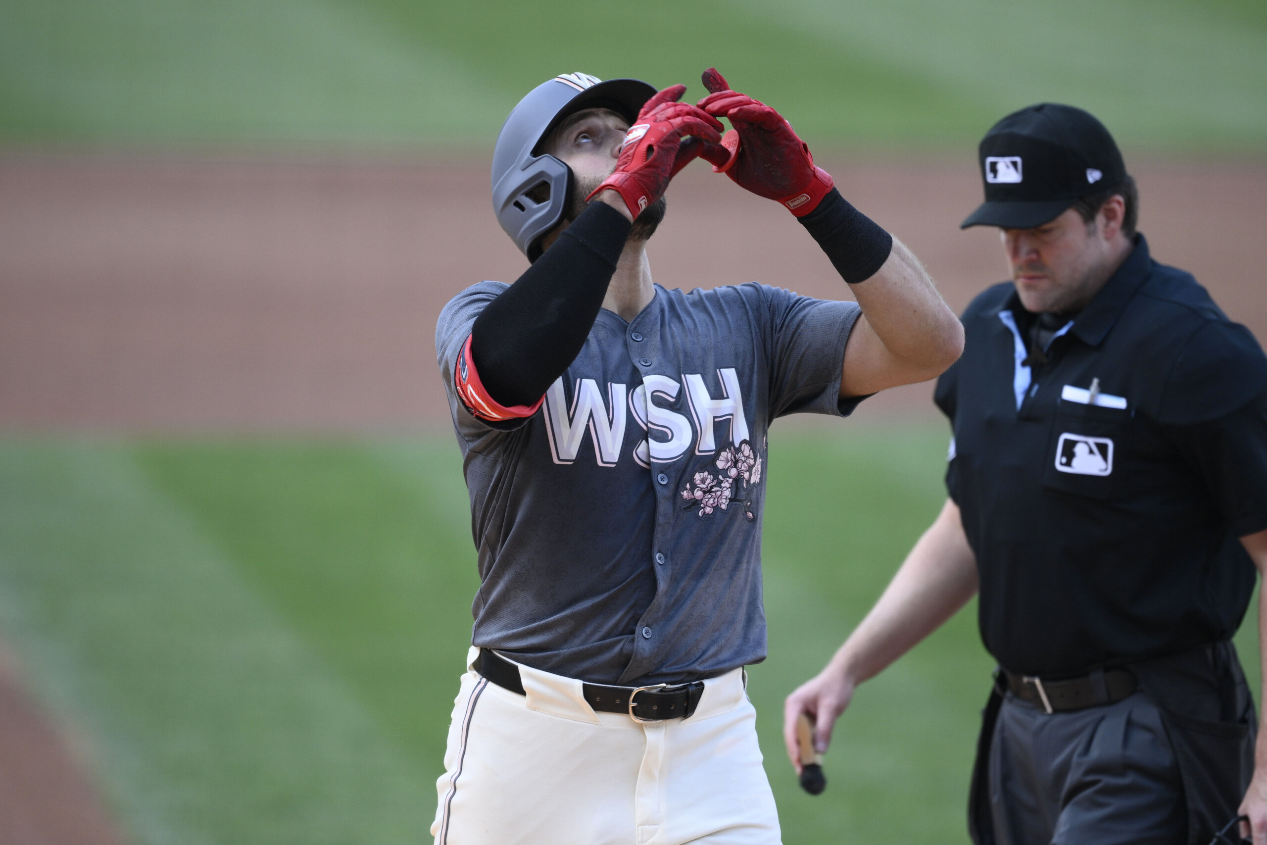 Dodgers clinch homefield advantage throughout postseason as Phillies