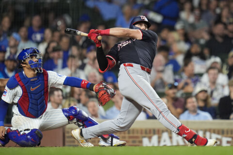 Cody Bellinger knocks in 3 as Cubs beat Nationals 7-6 to stave off postseason elimination