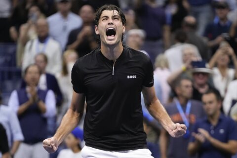 Jannik Sinner takes the first two sets against Taylor Fritz in the US Open final