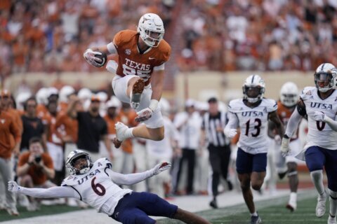 Texas on top! Longhorns take over at No. 1 in AP Top 25 for first time in 16 years, jumping Georgia