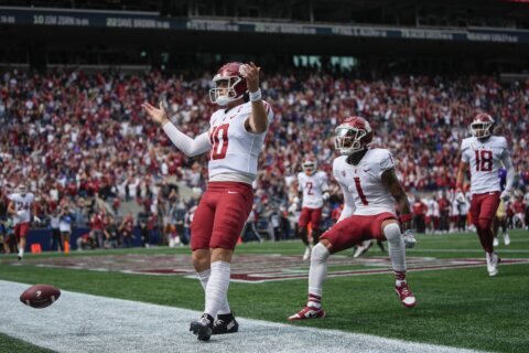 Washington State reclaims Apple Cup with late stand to top Washington 24-19