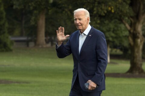 Biden signs ‘common sense’ order prioritizing federal grants for projects with higher worker wages