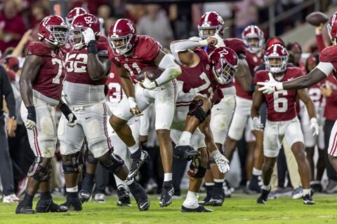 Milroe-to-Williams TD connection helps No. 4 Alabama beat No. 2 Georgia 41-34 in DeBoer’s SEC opener