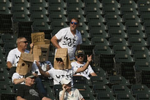 White Sox owner Jerry Reinsdorf `impressed' by team's professionalism during `very painful' season