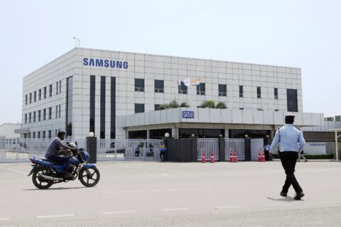 Strike by more than 1,000 Samsung workers enters a third week in India