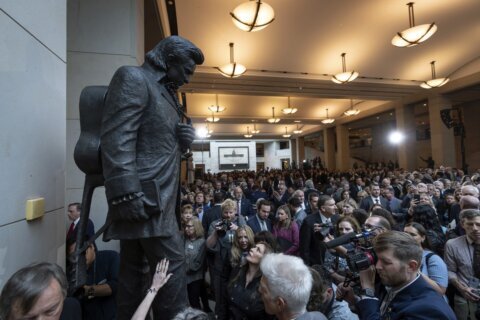 Hello, I'm Johnny Cash's statue: A monument to the singer is unveiled at the US Capitol