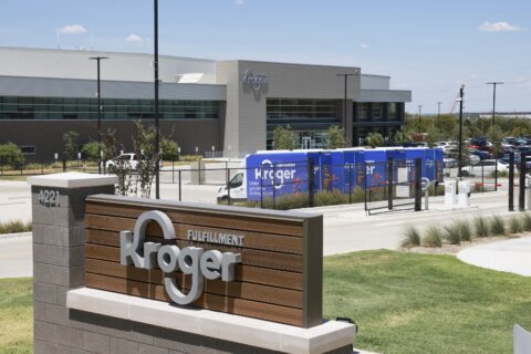 Kroger and Albertsons make a final pitch for their merger before a judge decides whether to block it