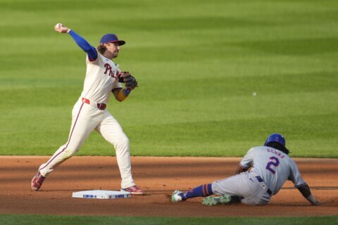 Infield prospect Luisangel Acuña gets 2 hits in big league debut with the Mets