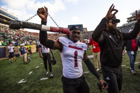 Northern Illinois stuns No. 5 Notre Dame 16-14 with field goal in final minute