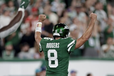 Rodgers sparkles in his first home start since his injury to lead Jets to 24-3 win over Patriots