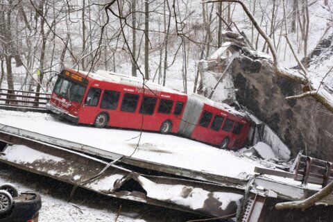 Pittsburgh proposes a $500,000 payment to settle bridge collapse lawsuits